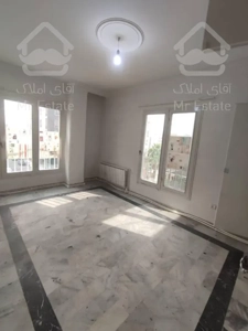 ۸۱متر ۱۳ساله سالن پرده خور در سازمان مرکز