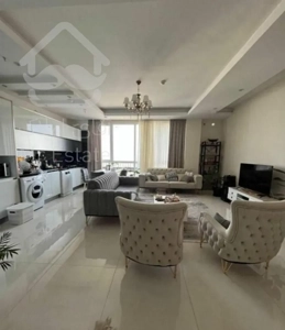 ۸۳متر / بسیار خوش نورو نقشه / مالک فروشنده