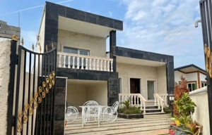 ویلا باغ ۲۰۰متری،۱۳۰بنا