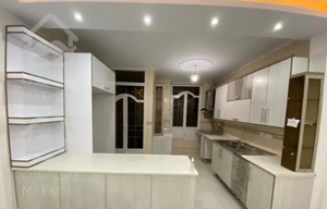 ٧٠متر لاله شرقی/امکانات دار