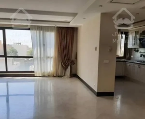 180متری آپارتمان سه خوابه