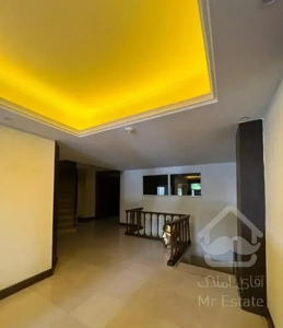 اندرزگو ۱۵۰ متر خوش نقشه ۳ خوابه ۹سال ساخت