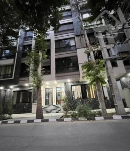 ۱۳۰ متر / کلید نخورده / غرق نور / مجلل