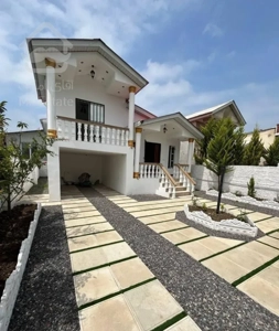 ویلا باغچه نیم پیلوت ۱۸۰ متر شهرکی سند تک‌برگ