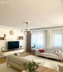 واحدی خوش‌نور، روبه خیابان اصلی معالی‌آباد