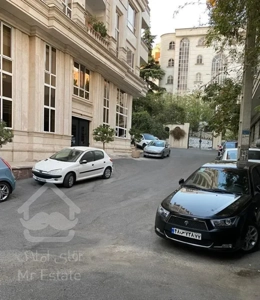 فروش آپارتمان ۲۲۰ متری ۳ خوابه در اقدسیه