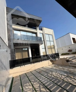 فروش ویلا تریبلکس نما مدرن/ سونا / استخر/ جکوزی