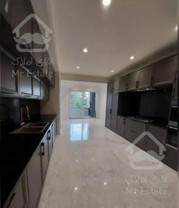 ۲۳۰متر آپارتمان شیک و  فرمانیه