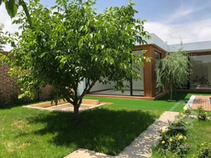 فروش ویلا مدرن ۶۵۰ متری چهارباغ شهرکی