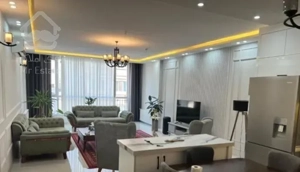 آپارتمان ۹۵متری/فول /مبله /نزدیک به حاشیه