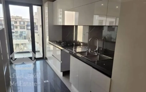 ۱۴۱ متر  کم واحد ۲ پارکینگ سندی