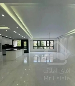 ۱۷۰متر تک واحدی نوساز ۲پارکینگ سندی