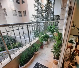 ۹۰ متر سالن و اتاق پرده خور ده ساله فول فردوس شرق