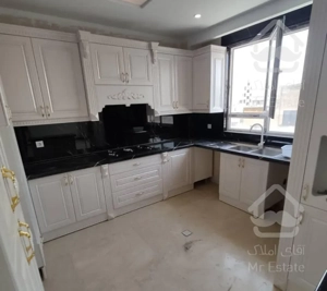 70متر/سالن قدی پرده خور روبه بیرون/ساختمان مطرح