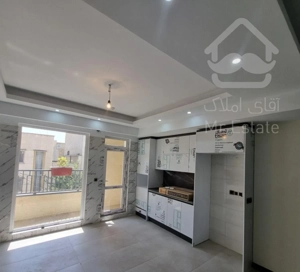 ۱۱۰ متر فول امکانات نوساز کلید نخورده