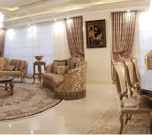 100 متری در اختیاریه خوش چیدمان