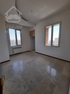 فروش آپارتمان ۱۱۰متری تراورتن سالن پرده خور مخبری