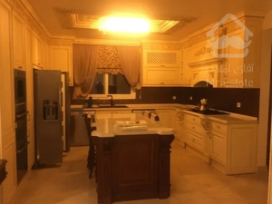 فروش 215 متری دروس