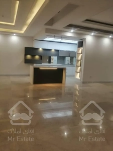 305 متر لوکیشن تاپ پاسداران