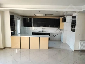 فروش 83 متری اختیاریه