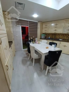 آپارتمان ۲۶۰متری /۴خواب/ خوش نقشه / نزدیکترین لوکیشن به دریاچه چیتگر