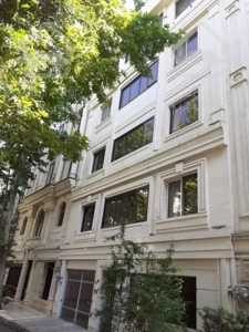 ۸۸متر دوخواب، دروس محسنیان