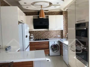 117متر بهترین لوکیشن شهرک غرب