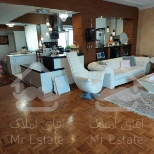 آپارتمان ۱۵۶ متری شهرک غرب