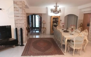 آپارتمان ۲۱۰متری برای فروش در نیاوران