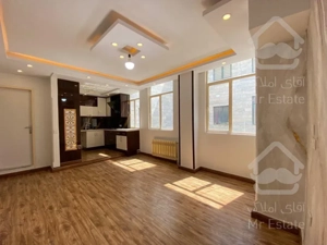 فروش ۵۰متری خطی رو به آفتاب باکس پونک