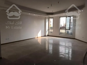 اپارتمان ۱۳۵ متری در حکمت برای فروش