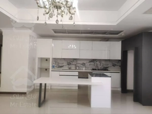 اجاره آپارتمان ۲ خواب خوش نقشه دیزاین شده غرق نور دارای چشم انداز ابدی برجهای ارکیده دریاچه چیتگر