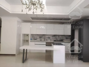 اجاره آپارتمان ۲ خواب خوش نقشه دیزاین شده غرق نور دارای چشم انداز ابدی برجهای ارکیده دریاچه چیتگر