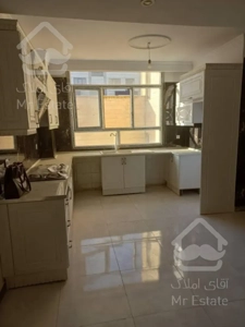 ۷۴متر / روبه آفتاب/ چهار باغ