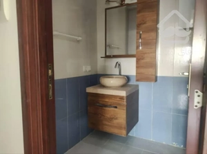 اجاره آپارتمان ۲ خواب خوش نقشه دیزاین شده غرق نور دارای چشم انداز ابدی برجهای ارکیده دریاچه چیتگر