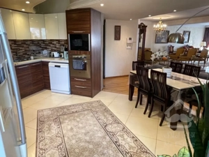 فروش 82 متری پاسداران