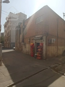 خانه حیاط دار دربست دو طبقه