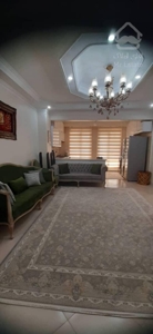 ۸۰ متر، غرق نور، چهارباغ