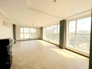 فروش ۸۰ متری آکواریوم نور