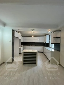 ۱۰۵ متر کلید نخورده تراورتن سالن پرده خور