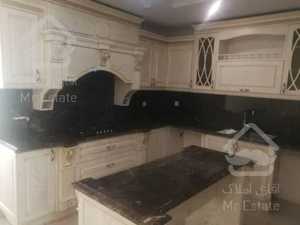 ۲۳۵متر / جردن امانیه / ۳ خواب / طبقات بالا