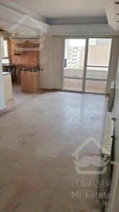 ۸۳متر / زیر قیمت منطقه/ طوقانی