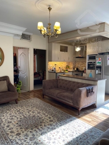 ۶۰ متر فول رو به آفتاب در باغ فیض