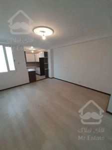 ۵۰متر با پارکینگ