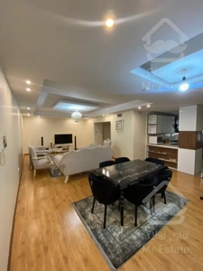 ۱۱۰متر/۲خواب/خوش نور و نقشه/تاپ لوکیشن