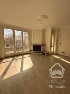 میرداماد ۱۴۰متر حیاط مشجر نور جنوب جای دو پارک مشاعات درحد ۱۰سال