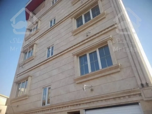 اپارتمان طبقه اول سوم فروشی