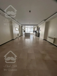 ۱۰۵ متر بهترین طبقه رو به حیاط بلوار بعثت