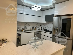 ۸۵متر/۲خواب/کم سن/خوش نور و نقشه/تاپ لوکیشن