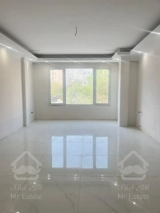 ۸۴ متر ۲خواب رو به آفتاب کم سن